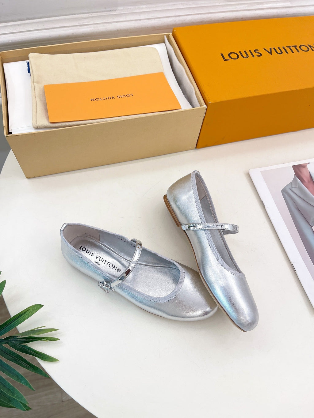LOUIS VUITTON LV WOMEN ROMY FLAT BALLERINA IN SILVER METALLIC LAMBSKIN