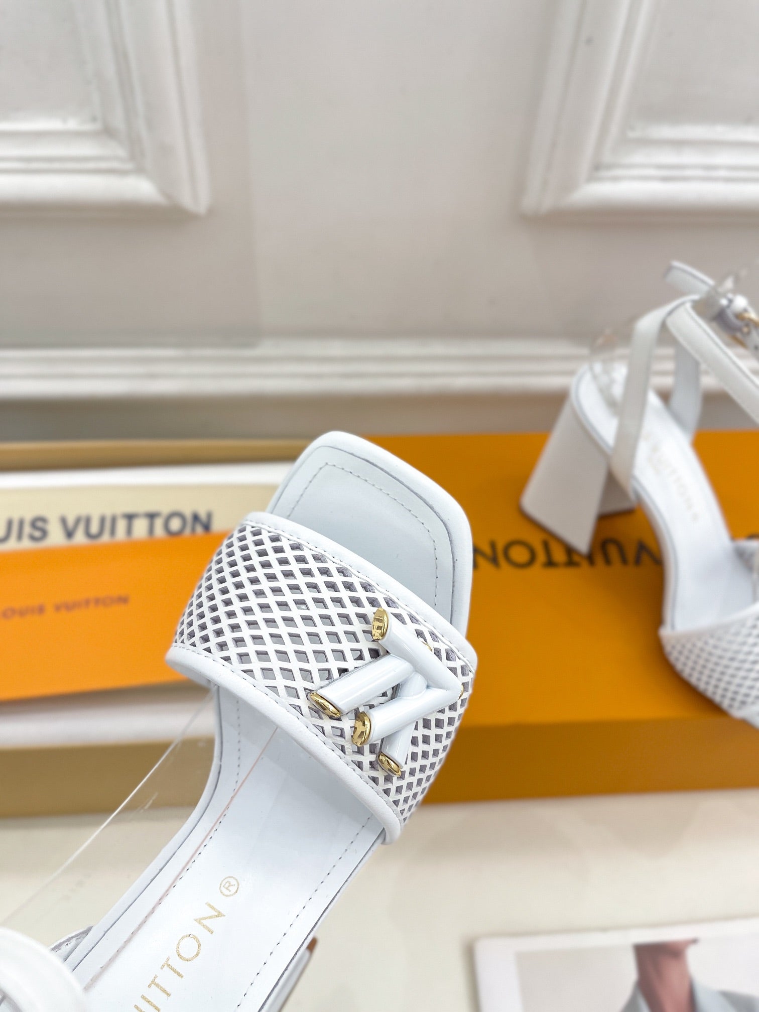 LOUIS VUITTON LV WOMEN HIGH SANDAL IN WHITE CALFSKIN