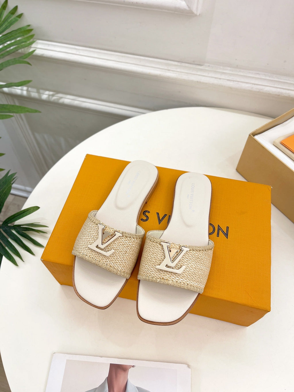 LOUIS VUITTON LV WOMEN CAPRI FLAT MULES IN BEIGE LEATHER AND RAFFIA