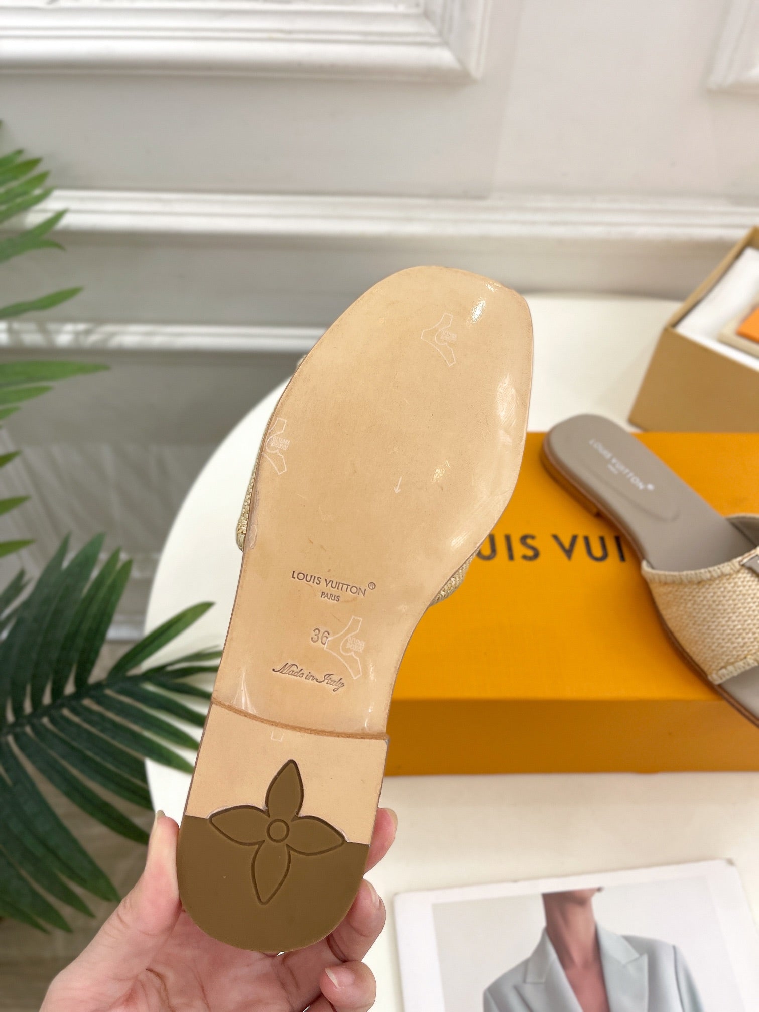 LOUIS VUITTON LV WOMEN CAPRI FLAT MULES IN TAN BROWN LEATHER AND RAFFIA