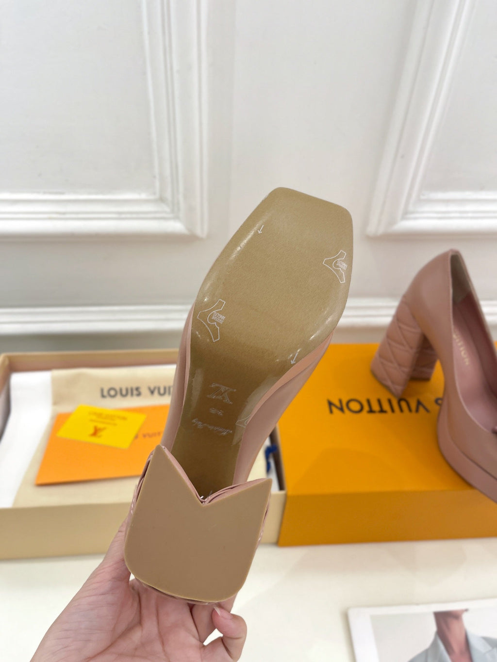 LOUIS VUITTON SHAKE MARY JANE HIGH HEEL 12 CM IN CREPE PINK CALFSKIN