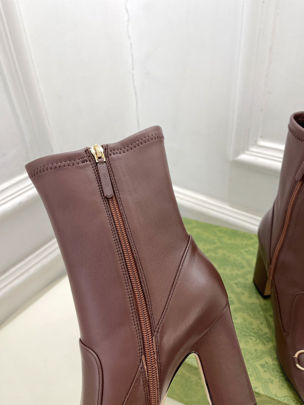 GUCCI HORSEBIT ANKLE BOOTS 9.5CM IN WALNUT BROWN SHEEPSKIN
