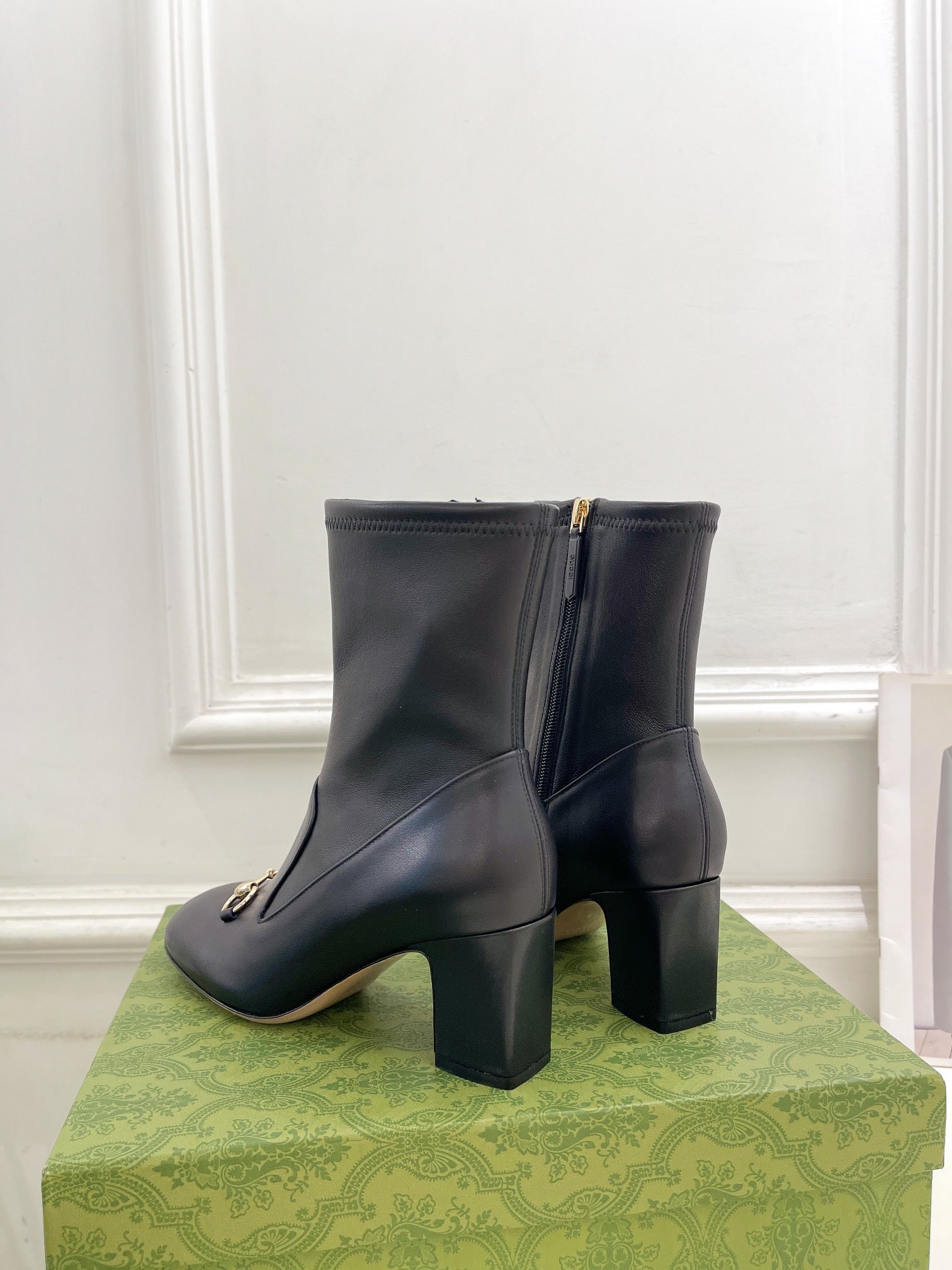 GUCCI HORSEBIT ANKLE BOOTS 6.5CM IN BLACK SHEEPSKIN