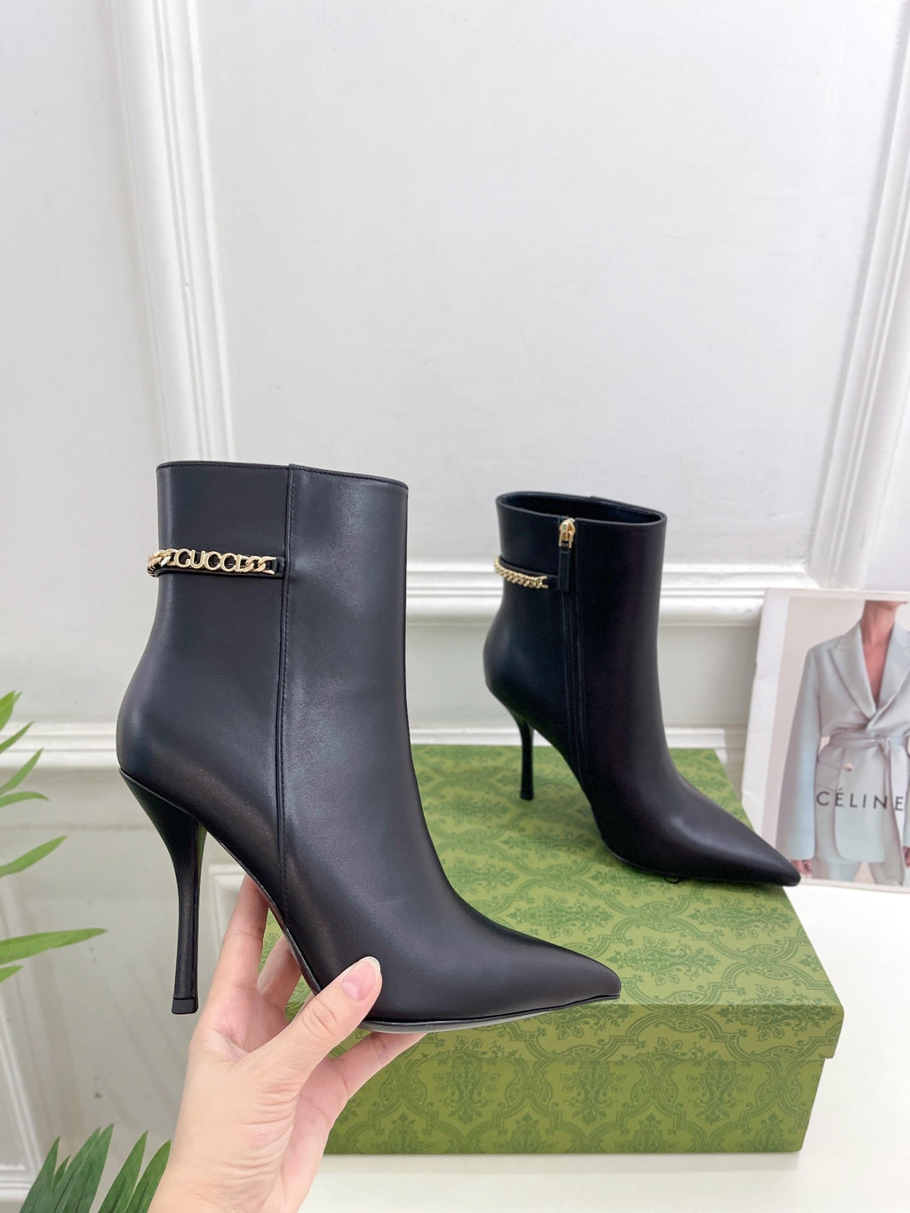 GUCCI SIGNORIA SHORT BOOTS 10.5CM IN BLACK CALFSKIN