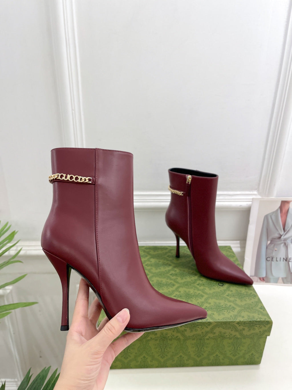 GUCCI SIGNORIA SHORT BOOTS 10.5CM IN BURGUNDY RED CALFSKIN