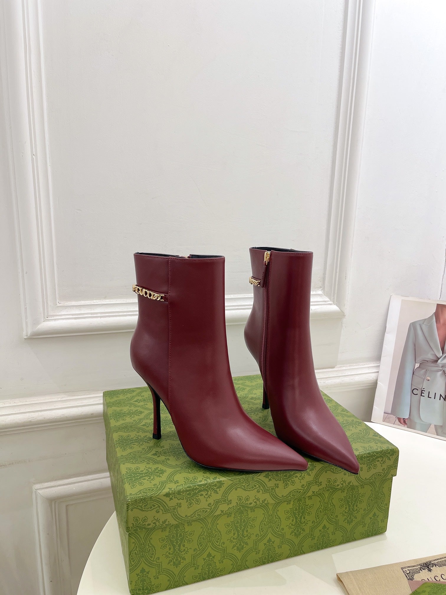 GUCCI SIGNORIA SHORT BOOTS 10.5CM IN BURGUNDY RED CALFSKIN