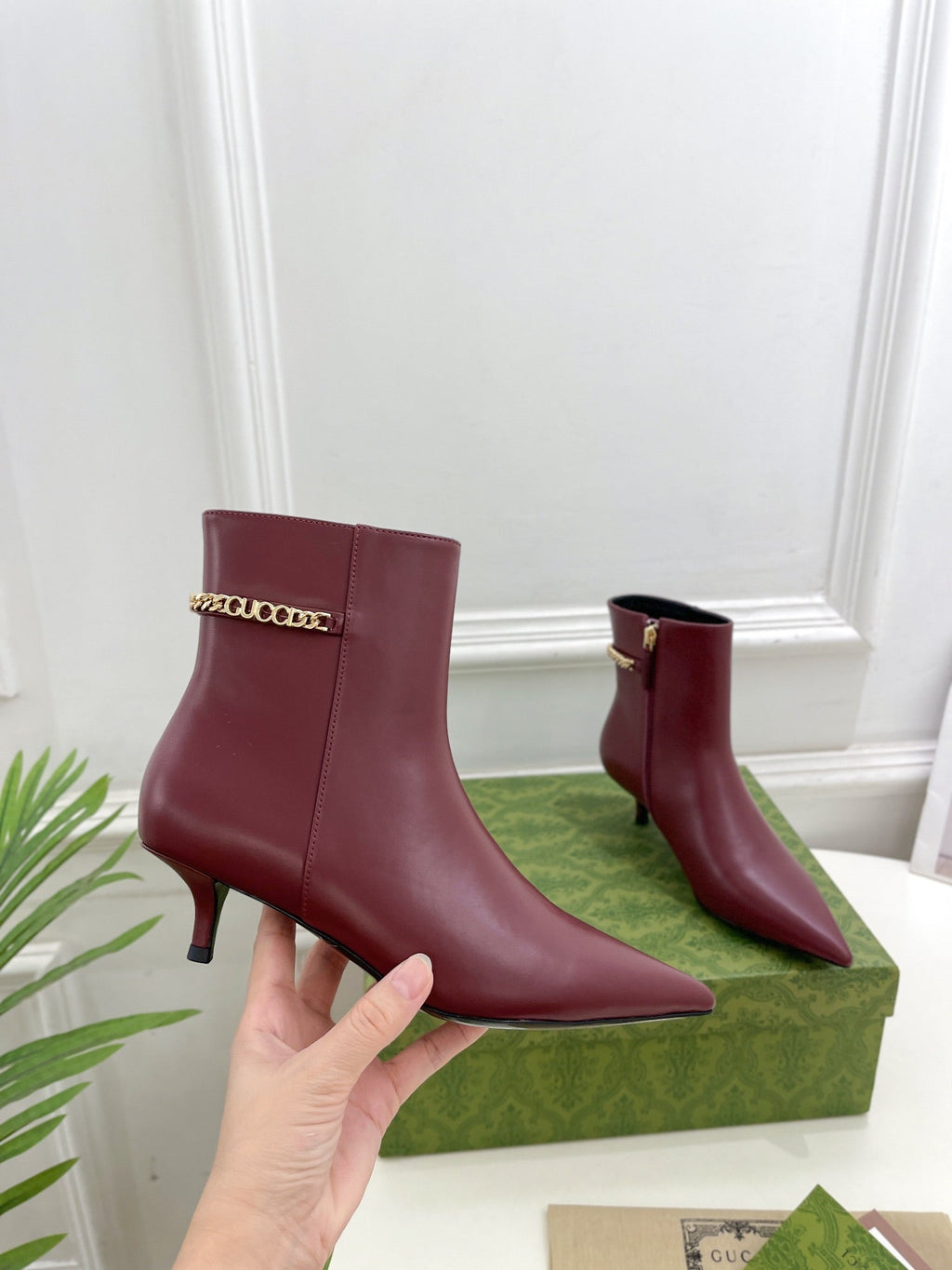 GUCCI SIGNORIA SHORT BOOTS 4.5CM IN BURGUNDY RED CALFSKIN