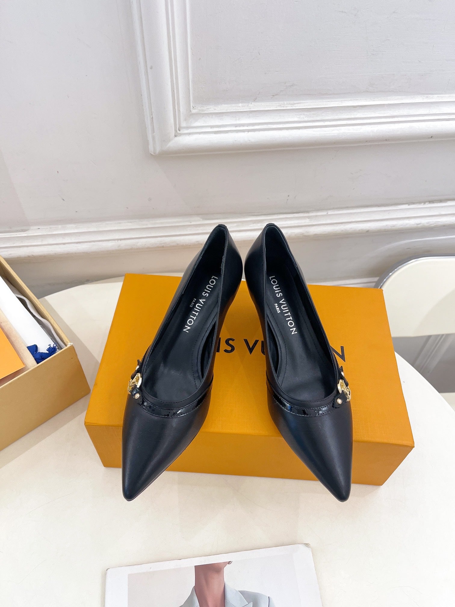 LOUIS VUITTON 6AM HIGH PUMP 5 CM IN BLACK CALFSKIN