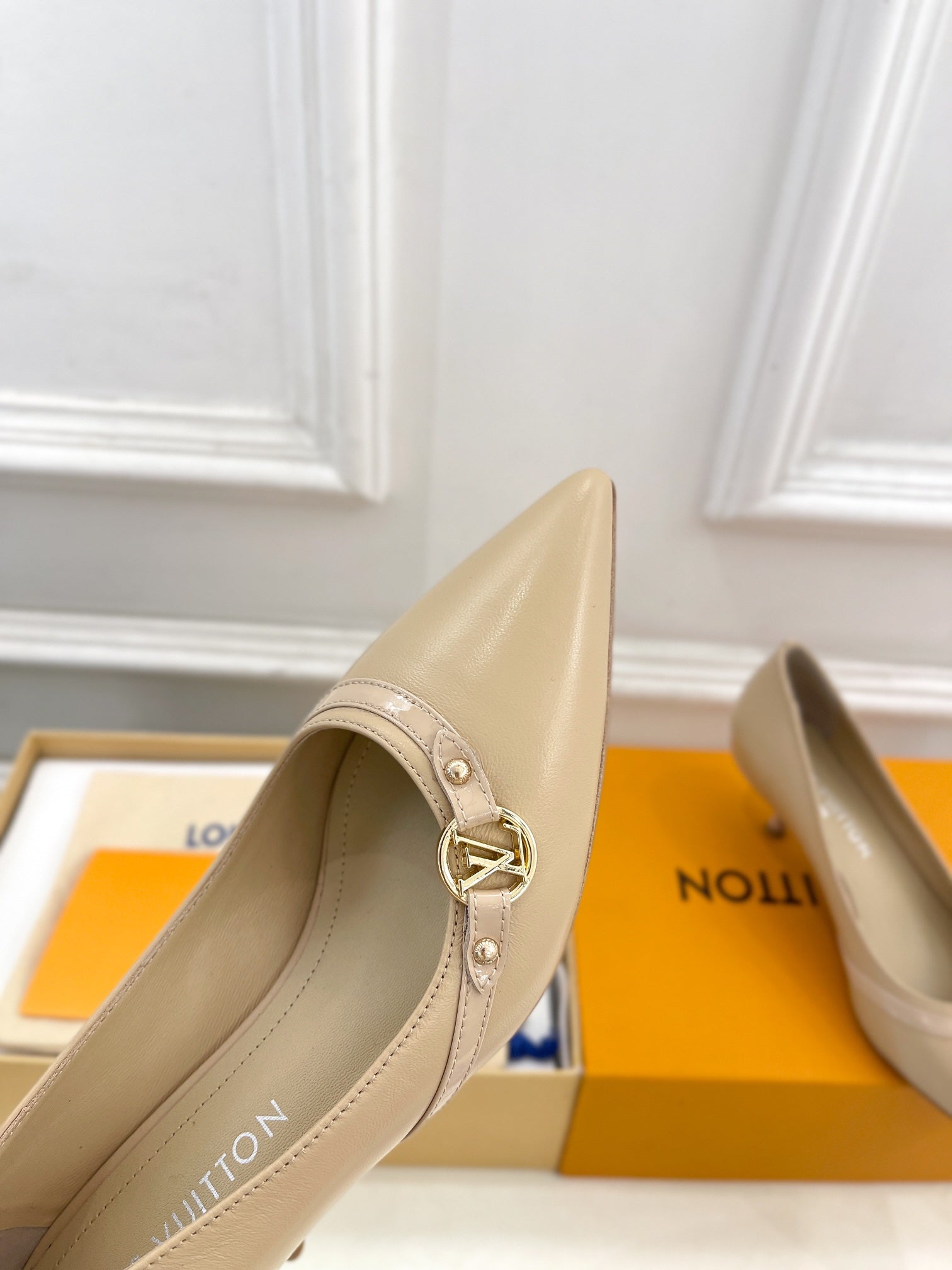 LOUIS VUITTON 6AM HIGH PUMP 5 CM IN BISQUE BEIGE CALFSKIN