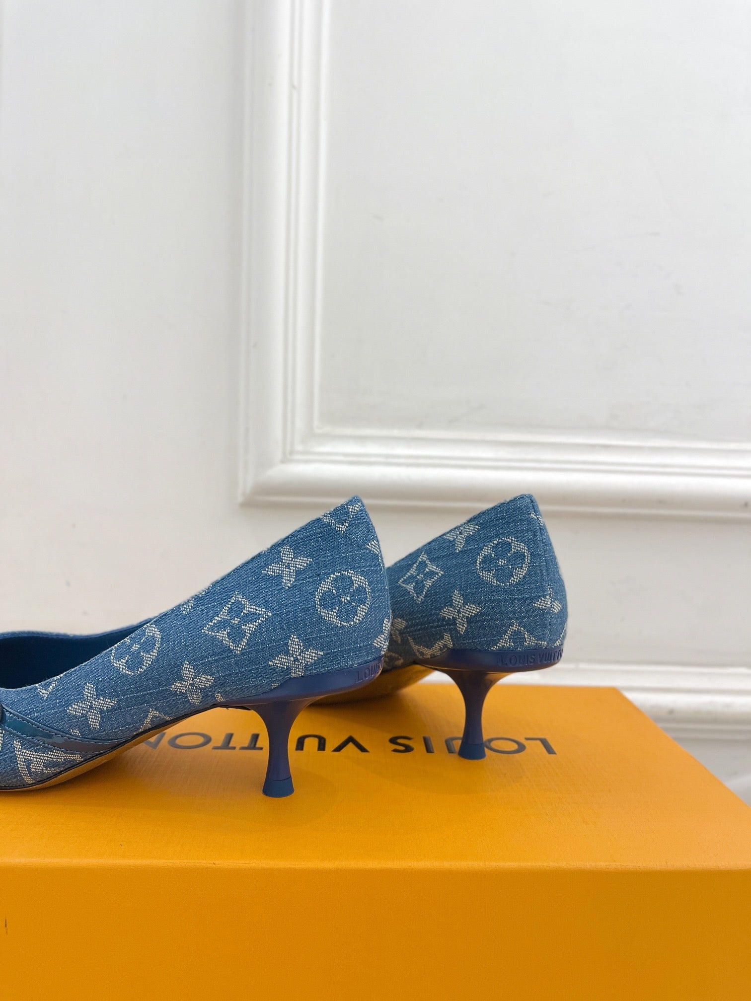LOUIS VUITTON 6AM HIGH PUMP 5 CM IN CLASSIC BLUE MONOGRAM DENIM