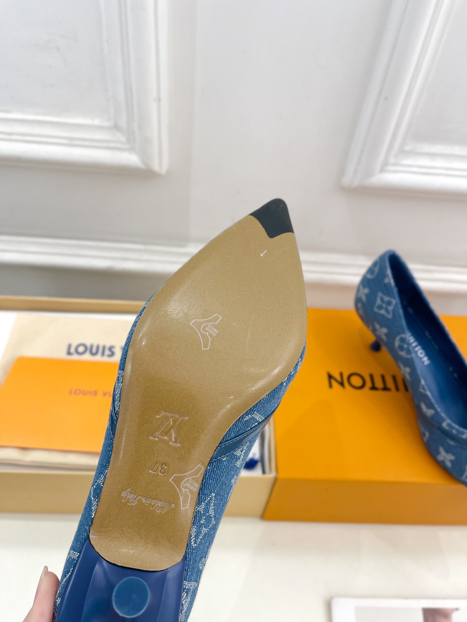 LOUIS VUITTON 6AM HIGH PUMP 5 CM IN CLASSIC BLUE MONOGRAM DENIM