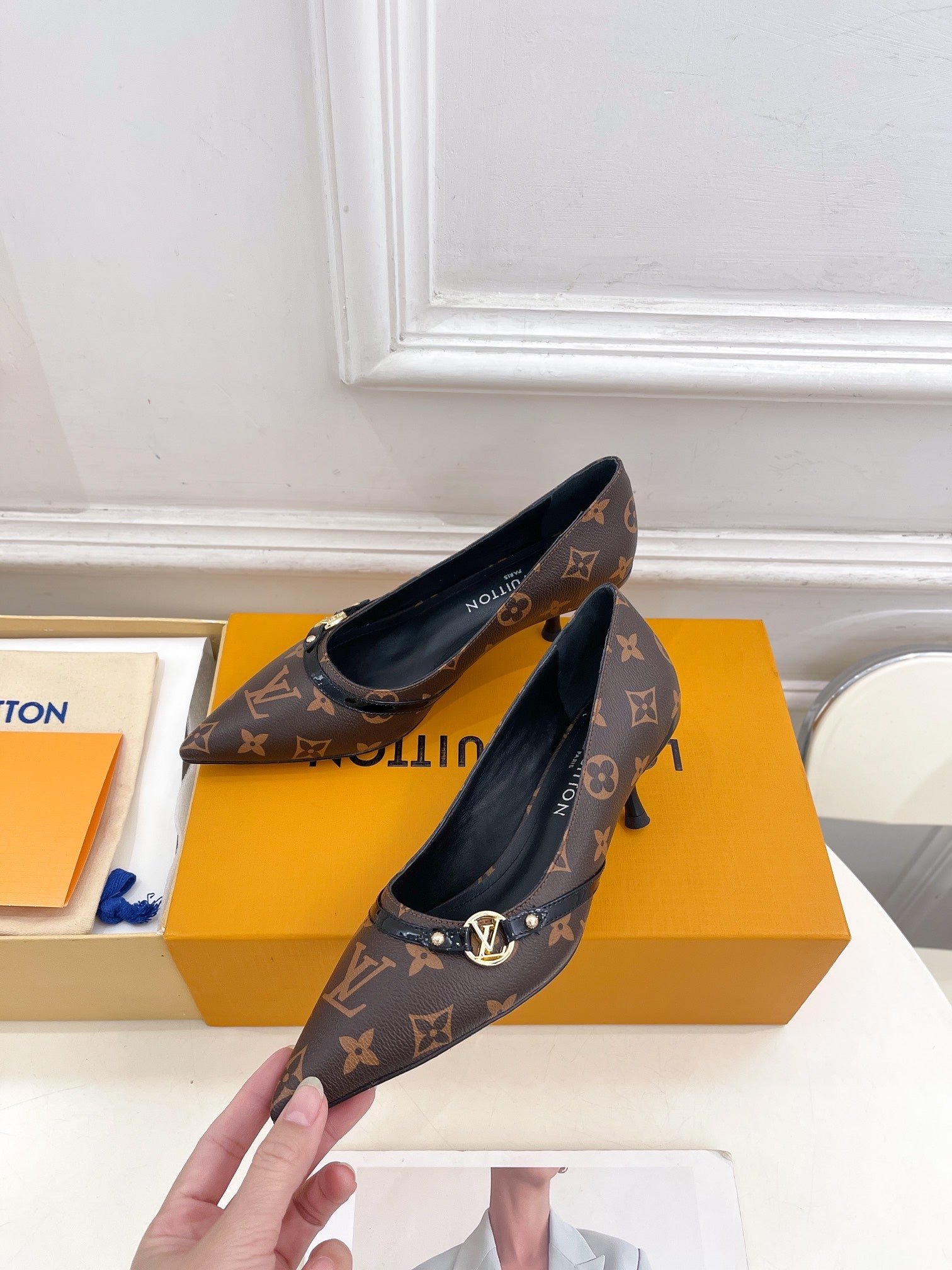 LOUIS VUITTON 6AM HIGH PUMP 5 CM IN CHOCOLATE BROWN MONOGRAM CALFSKIN