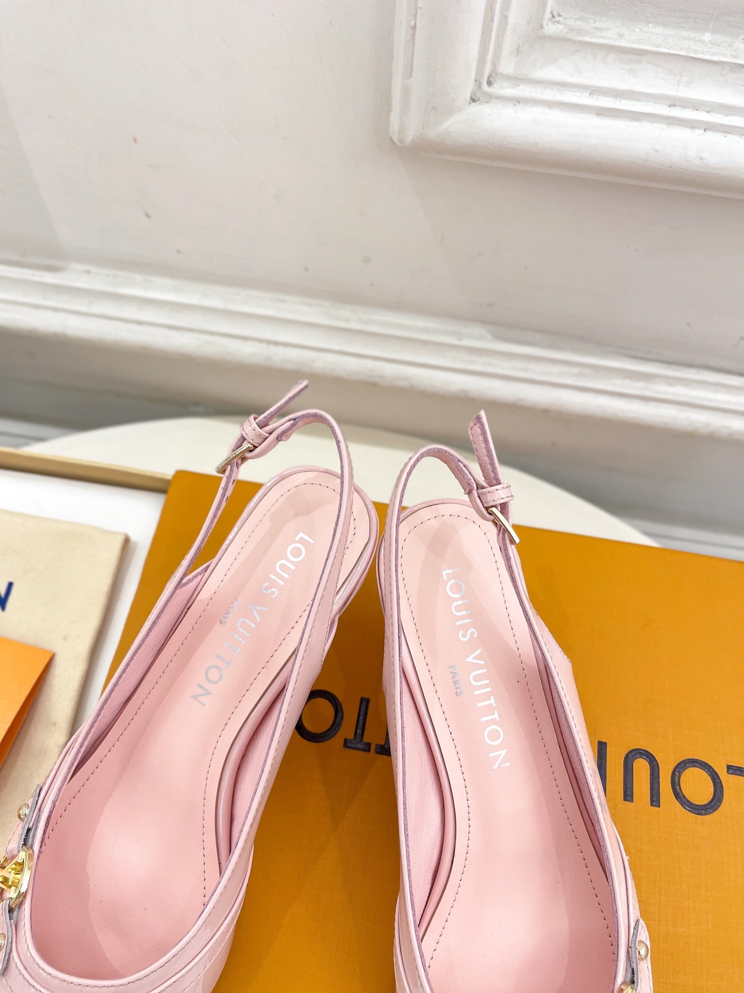 LOUIS VUITTON HIGH SLINGBACKS 5 CM IN BABY PINK CALFSKIN